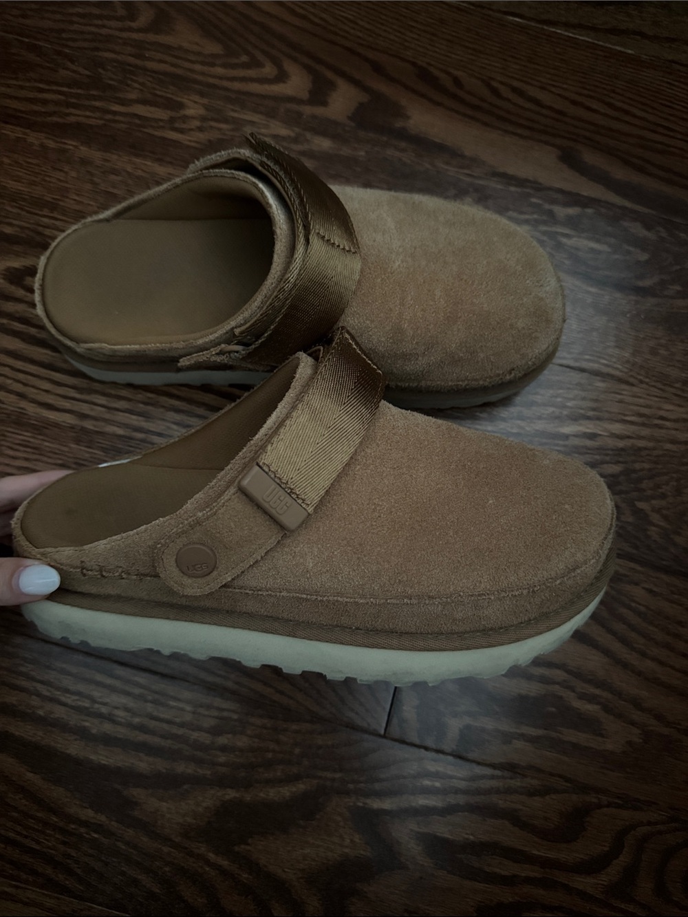 Ugg Goldenstar women’s clog
